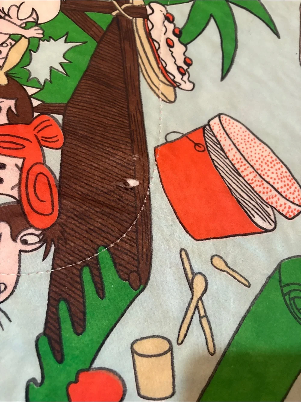 The Flintstones Picnic Area Cartoon Comforter - Green